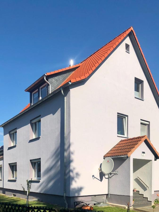 Modernes Zimmer Mit Kuechenzeile Und Bad Denkte Exterior photo